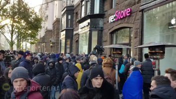 Новое поколение деградировало ещё больше. Интересно, кто довёл его до такого состояния?