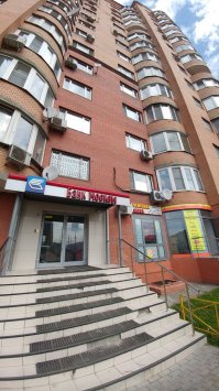 Уважаемый, вот в этом отделении я регулярно снимаю деньги с зарплатной карты: