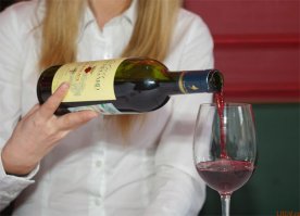 Главное предназначение вогнутого дна не раскрыто.