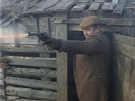 Кстати, пардоньте, но для меня существует только два экранизированных Шерлока Холмса.
Остальные - гламурный шлак для пожирателей попкорна с разжиженным мозгом.