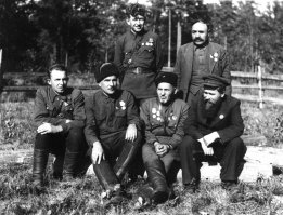 Прекрасная книга советская "Внимание Ковпак", и фотокадр тех лет, ....