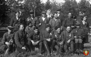 Прекрасная книга советская "Внимание Ковпак", и фотокадр тех лет, ....