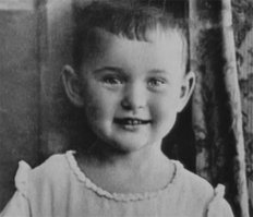 Сборище моралистов-педагогов))) Макаренки))) У каждого своя мера ответственности, как у родителя. Время всё на свои места поставит. Вот вам на фото Высоцкий с длинным волосом и Гурченко с короткой стрижкой. Им это не помешало и не запутало.