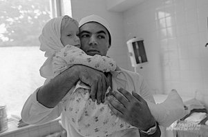 Все будет хорошо. В 1983 советский хирург Рамаз Датиашвили пришил трехлетней девочке  обе  ноги, которые ей отрезало косилкой.