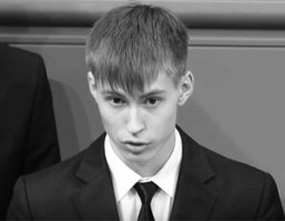 с Урала... ммм
А!! то то я гляжу.. это значит Ваш стАршой братец, он вам подзатыльники раздаёт