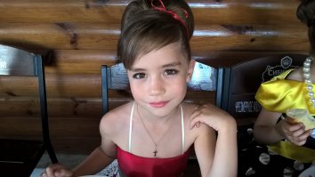 Вот самая красивая девочка