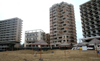 Вароша (греч. Βαρώσια, тур. Maraş)   квартал в городе Фамагуста на Кипре. До турецкого вторжения он был популярным туристическим местом, а затем стал  городом-призраком .