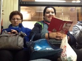 Кажется милую даму из последнего ролика мы в метро встречали