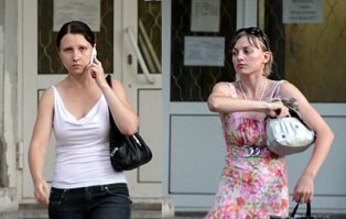 Мы очень легко забываем, а надо помнить об этой одной. Тоже ничего, кстати. Тоже, небось, красовалась на лошадке.