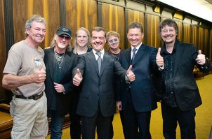 14 любимых музыкальных групп, чьи новые песни мы не услышим