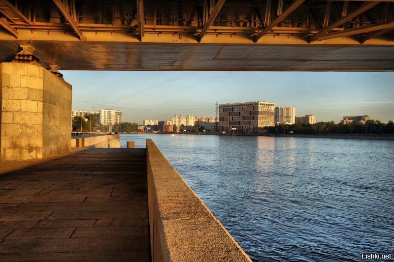 гавнофотки, духа Питера нет совсем, ну понятно - он художник, он так видит... Питер он не любит. Я в Питере бываю редко, город мне нравится