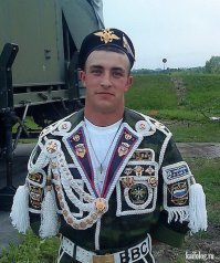 Ну да, это они выглядят, как клоуны.