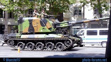 От Паладина недалеко ушла Акация 2С3 а вот МСТА все таки от АМХ 30 auf 1  155 от нее же пляшет и итальянская Палмария и немецкая PzH 2000