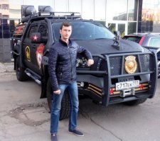 силёнок-то хватит дверку открыть?