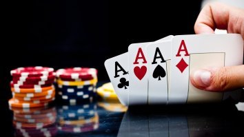 Как я понял вся их вина в том, что их спрашивали: сколько привезли 700 банок?
, а они такие - 1700! И им сразу верят, считать никто не хочет, денег дают.
Потом прикинули - мало банок в округе, а рядом их можно купить дешевле. Ну они и наладили перевозки раз спрос есть!
Почему так возбудились лохи капустные не ясно, но чую - мне надо туда, там одни джентльмены.