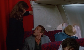 "Мой курящий друг очень устал, не будите его до прилёта"