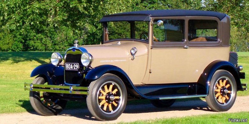 Делать надо было также, как сделали этот Форд-А, так называемый "sleeper" -- полностью переделанная машина с новыми кишками, но выглядящая как оригинальная.