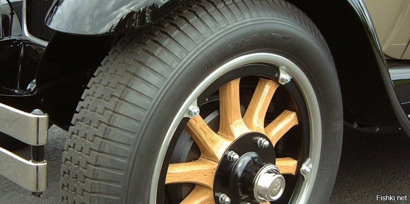 Делать надо было также, как сделали этот Форд-А, так называемый "sleeper" -- полностью переделанная машина с новыми кишками, но выглядящая как оригинальная.