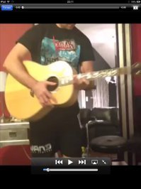 А что там за дырка такая изначально на стуле? Похоже это не первый раз?