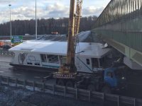 Памятник человеческой тупости: петербургский мост продолжает коллекционировать идиотов