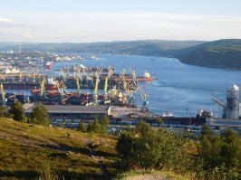 А это Кольский залив летом. Вид со стороны Алеши