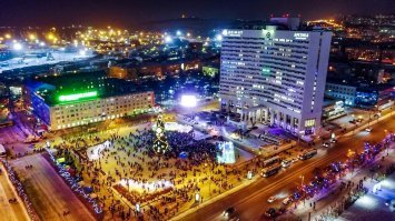 Вчера, 9 , было открытие новогодней елки
