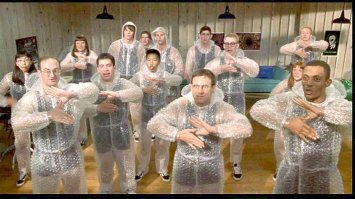 Свежая подборка демотиваторов, которые поднимут вам настроение