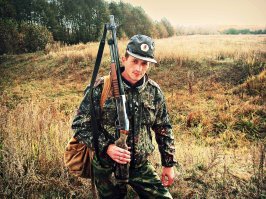 Вот у нас есть паренек Александр Гостюшкин. Работает на скорой фельдшером. В свободное время - охота, рыбалка и фото. Прекрасные труды. Вот профиль  и примеры последних работ.