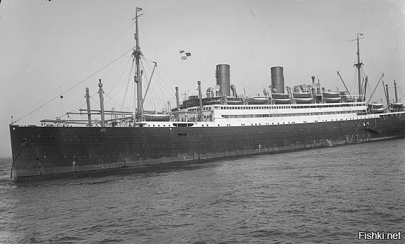 Уж этот случай и не скрывали особенно. Потом даже фильм сняли.
Кстати, что-то этот однотрубный пароход не очень-то и похож на двухтрубный "Адмирал Нахимов"