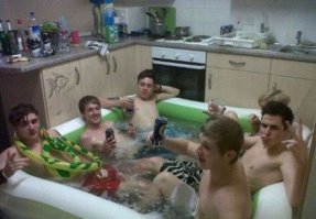 нормальные парни девок позвалиБЫ, 
эти точно  нормальные ?