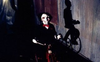 Знаем мы этого чела, только он обычно на велосипеде передвигается.