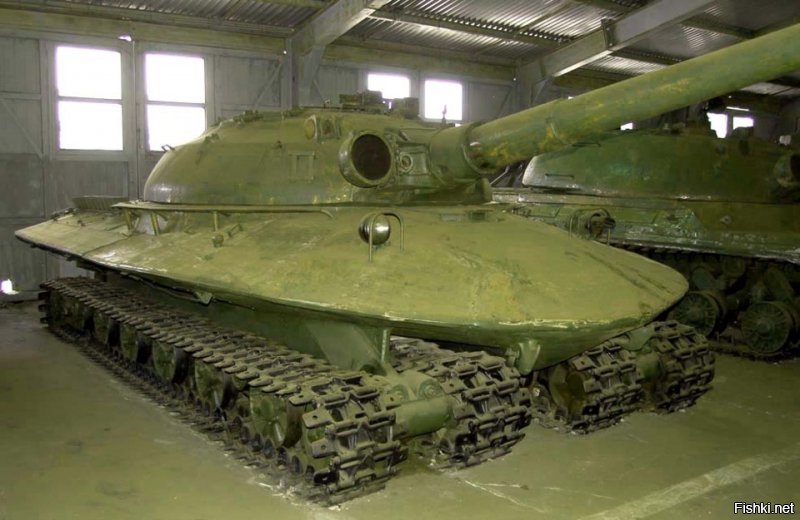 Танк на воздушной подушке утопия.
 скорее всего  первыми автономными агрегатами станут как раз именно танки. Гусеничный движитель до изобретения антигравитационого движителя будет незаменим. Возможно гусеничный движитель будет по типу объекта 267, возможно сочлененного типа.