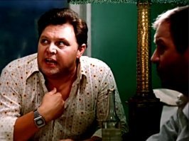 Я тебе дам мое! Ты у меня ща намаёкаесся! Ну, Васька, ща я за их возьмусь! 
.....
  На, Васька, играй!