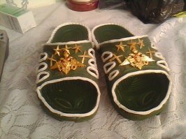 Его тапочки и личное ТС: