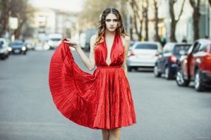 Ну не знаю, мне внешне Арина очень нравится, кстати почти победила Топ-модель по-украински :)