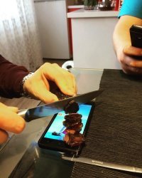 Ну кто же ее так толсто режет