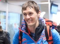 "Решение допустить на Олимпиаду  одного  спортсмена, без тренеров, без сервис-бригады, без массажистов, докторов  Знаете, если бы их не было, я бы ничего не добился. Благодаря слаженной работе всей команды удается выиграть! Побеждает не один человек - побеждает команда!"


Т.е. без обслуживающего персонала Никите Крюкову ничего на этой Олимпиаде не светит, о чём он честно признался.
Потому и не поехал.