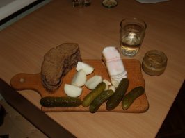 Сало в луковой шелухе