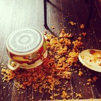 Тоже мне трагедия... Быстро поднятое не считается упавшим. Научно доказано.