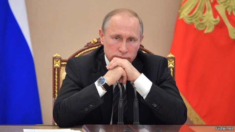 Я за Путина! Политика Путина - безопасность на Планете. Мир без войны! Путин лучший Президент России. Не каждому Президенту выпали тяжёлые политические тропы. Путин пришёл во власть, когда в России был почти развал. Армия была в упадке.   Путин возродил Армию и Флот России. Россия стала сверхдержавой. С Россией хотят дружить. С Россией хотят иметь партнёрские отношения. Чтобы добиться этого надо много сделать. Путин занимается не словами, Путин занимается делами!  Призываю- всех отдать свой голос на Выборах за  ВВ Путина В Кристофер