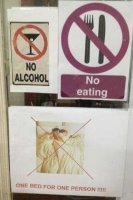 У автора видать проблемы с инглиш не кушать не пить алкоголь одна кровать для одного человека