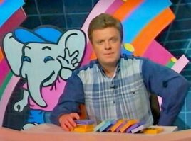 Было времечко. 
А еще - от винта!

Сначала была ZX Spectrum, затем три Денди, на рынке картриджи меняли на другие с доплатой в 5-15р.
Затем уже была оригинальная - NES. 
Далее Sega, PS 1, XBOX и теперь PS 4. 
Комп тоже всегда под рукой с 94г. (игры были на кассетах )