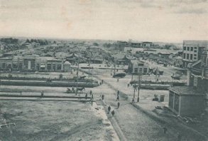 слишком угнетенно преподнесено. Там климат ужасен, особенно для "нью" поселений. Температуры меняются от 18 С до менее чем 4 С в горах на севере штата. Лето - от 36 С на небольшой высоте до 26 С в более высоких областях. Самая высокая температура была отмечена 1994 года и составила +50 С. Самая низкая температура 1951 года и составила -46 C. Там страшная пустыня, которую потом сделали полигоном для испытаний оружия. В пример: Сибирь, также климат не способствует... (фото 30х)