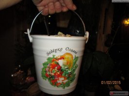 "заливное" очень проигрывает  "оливье" так как его нельзя сделать в ведре )))