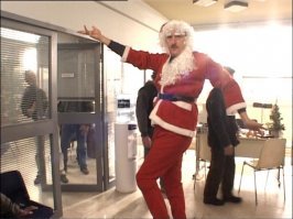 Санта-Клаус на мотоцикле помог задержать женщину, сбившую пешехода