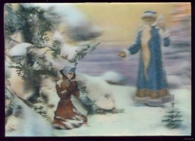 Если взять растеризующую пластинку с какой-нибудь древней стереооткрытки (или переливной картинки, как уже писали), очистить заднюю поверхность и смотреть через нее, то результат будет таким же. 
Смотрим на картинку: при вертикальном расположении растровых полос размывает по горизонтали, поворачиваем - размытие идет по вертикали.