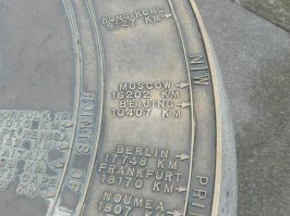 Шикарная страна. Встречал там 2011 НГ. За две недели объездили оба острова и даже один раз видели полицейского.