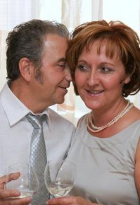 С позволения автора немного добавлю.:)
1. Марианна Цой. Скончалась от рака 27 июня 2005г. Она была старше Виктора на 4 года, и это был её второй брак. Поженились они в 1985 году, после 3х лет знакомства. Расстались в 1989г. Официально они так и не развелись. Отношение к ней было неоднозначным, в большой степени за долгую, в несколько лет, тяжбу с музыкантами группы  Кино , которые претендовали на соавторство с Цоем, на отчисления от продаж и прочего, связанного с наследием Виктора. Марьяна была против.
2. Марина Бутусова. Архитектор, дизайнер, декоратор. Прожили с Вячеславом 13 лет. Развелись на рубеже 80-90х. Сейчас замужем за однокурсником Ильёй.
3. Елена Шахрина. Знакомы с Владимиром с 1976г. Как и Марина Бутусова архитектор и дизайнер.
4. Джоанна Стингрей. В браке с Юрием Каспаряном была с 1987 по 1991г. После вышла замуж за барабанщика группы "Центр"  Александра Васильева, от которого имеет дочь Мэдисон. Ныне замужем за американцем, живёт в Калифорнии. Вроде бы продюсированием занимется. По другой информации - якобы озвученной ей самой - к музыке больше отношения не имеет.
5. Наталья Науменко. Более-менее свежее фото разыскать к сожалению не удалось. По её же воспоминаниям у неё был роман с Цоем. Продюсер "Зоопарка" Андрей Тропилло говорит о некоем Армене, постоянно пропадавшем в гостях у Майка, и в результате уведшего её. Умер Майк 27 августа 1991г. Через неделю после развода с Натальей...
6. Наталья Козловская. Борис Борисыч увёл её у басиста "Аквариума" Михаила Вайнштейна, что впрочем было для БГ в порядке вещей. Прожили всего два года. Но сделали замечательную дочь Алису. После развода Наталья вышла замуж за психотерапевта Дмитрия Овечкина.