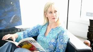 С позволения автора немного добавлю.:)
1. Марианна Цой. Скончалась от рака 27 июня 2005г. Она была старше Виктора на 4 года, и это был её второй брак. Поженились они в 1985 году, после 3х лет знакомства. Расстались в 1989г. Официально они так и не развелись. Отношение к ней было неоднозначным, в большой степени за долгую, в несколько лет, тяжбу с музыкантами группы  Кино , которые претендовали на соавторство с Цоем, на отчисления от продаж и прочего, связанного с наследием Виктора. Марьяна была против.
2. Марина Бутусова. Архитектор, дизайнер, декоратор. Прожили с Вячеславом 13 лет. Развелись на рубеже 80-90х. Сейчас замужем за однокурсником Ильёй.
3. Елена Шахрина. Знакомы с Владимиром с 1976г. Как и Марина Бутусова архитектор и дизайнер.
4. Джоанна Стингрей. В браке с Юрием Каспаряном была с 1987 по 1991г. После вышла замуж за барабанщика группы "Центр"  Александра Васильева, от которого имеет дочь Мэдисон. Ныне замужем за американцем, живёт в Калифорнии. Вроде бы продюсированием занимется. По другой информации - якобы озвученной ей самой - к музыке больше отношения не имеет.
5. Наталья Науменко. Более-менее свежее фото разыскать к сожалению не удалось. По её же воспоминаниям у неё был роман с Цоем. Продюсер "Зоопарка" Андрей Тропилло говорит о некоем Армене, постоянно пропадавшем в гостях у Майка, и в результате уведшего её. Умер Майк 27 августа 1991г. Через неделю после развода с Натальей...
6. Наталья Козловская. Борис Борисыч увёл её у басиста "Аквариума" Михаила Вайнштейна, что впрочем было для БГ в порядке вещей. Прожили всего два года. Но сделали замечательную дочь Алису. После развода Наталья вышла замуж за психотерапевта Дмитрия Овечкина.