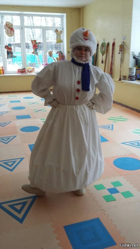 Моя жена на утреннике в детском саду  59 города Одинцова в роли Снеговика. 
Фото сделано вчера. Ёлки отработали, наступило счастье с большой буквы Ща!